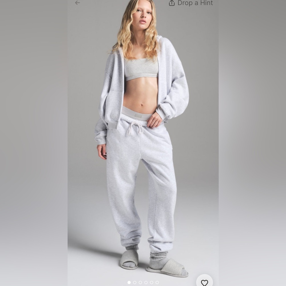 SKIMS NWT Classic Fleece Jogger - Light Heather Gray